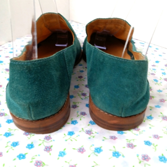 Franko Sarto Green Suede Flats Size 7 moccasins Tassel Gold Hardware - Picture 6 of 9